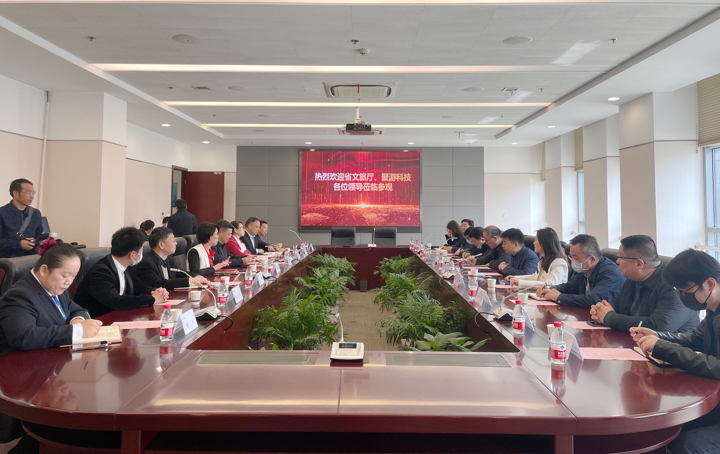 座谈1.jpg